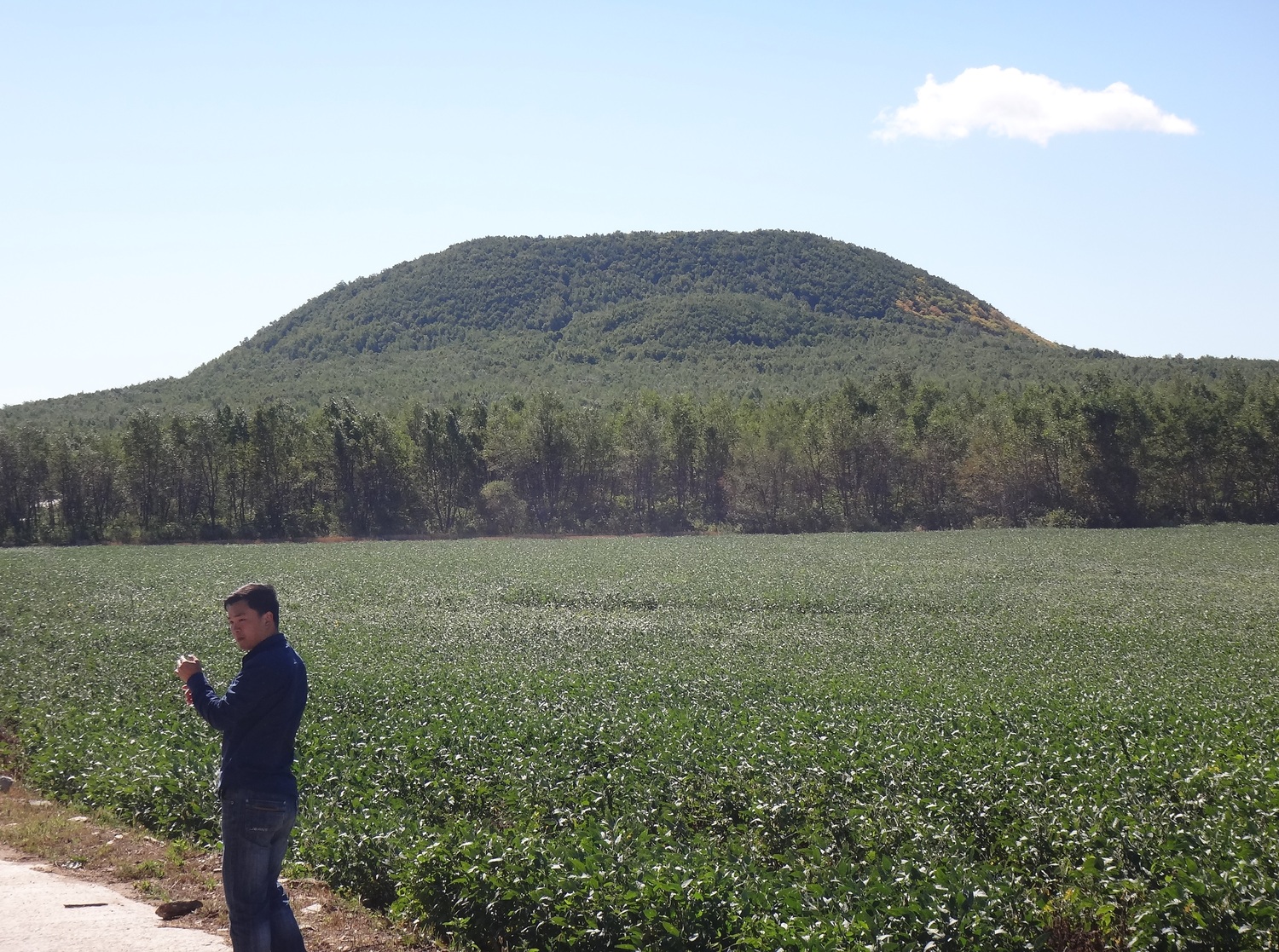 12. 科洛火山群 平顶山